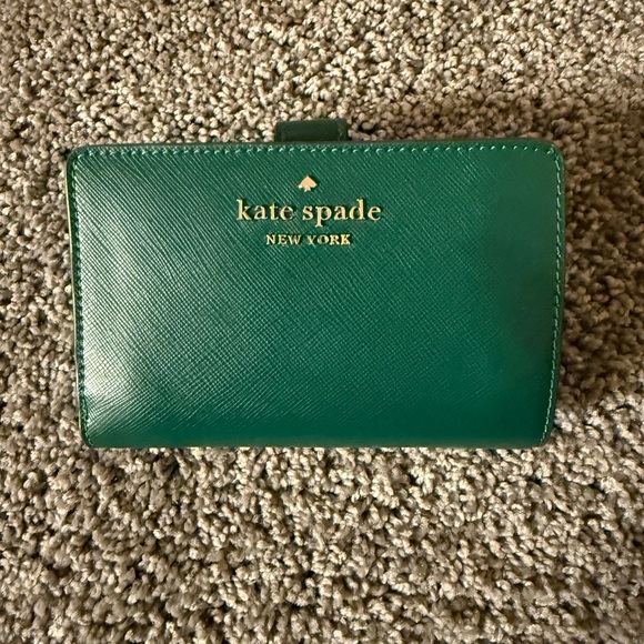 Kate Spade Green Wallet-new - Picture 1 of 2